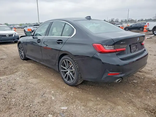 3MW5R7J03L8B20563 2020 BMW 3ER - Image 2