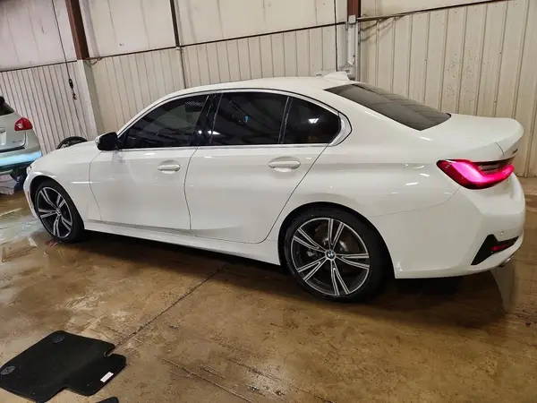 3MW5R7J03L8B36939 2020 BMW 3ER - Image 2