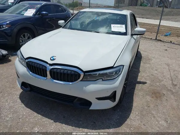 3MW5R7J03N8C52967 2022 BMW 3ER - Image 2