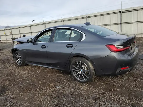 3MW5R7J04L8B29045 2020 BMW 3ER - Image 2