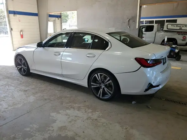 3MW5R7J04L8B40577 2020 BMW 3ER - Image 2