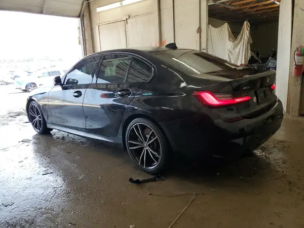 3MW5R7J04M8B83138 2021 BMW 3ER - Image 2