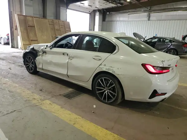 3MW5R7J04M8B83799 2021 BMW 3ER - Image 2