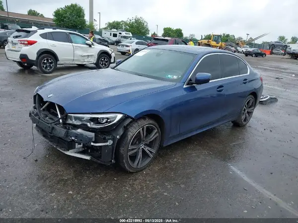 3MW5R7J04M8B97542 2021 BMW 3ER - Image 2