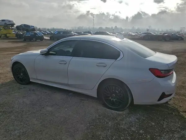 3MW5R7J05L8B21231 2020 BMW 3ER - Image 2