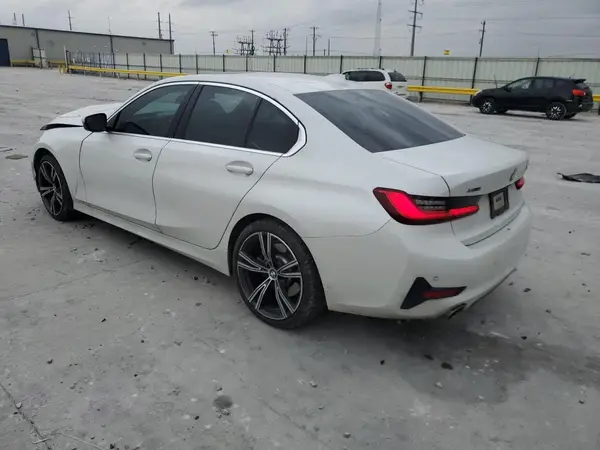 3MW5R7J05L8B28146 2020 BMW 3ER - Image 2
