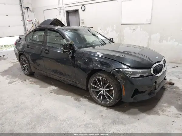 3MW5R7J05N8C54882 2022 BMW 3ER - Image 1