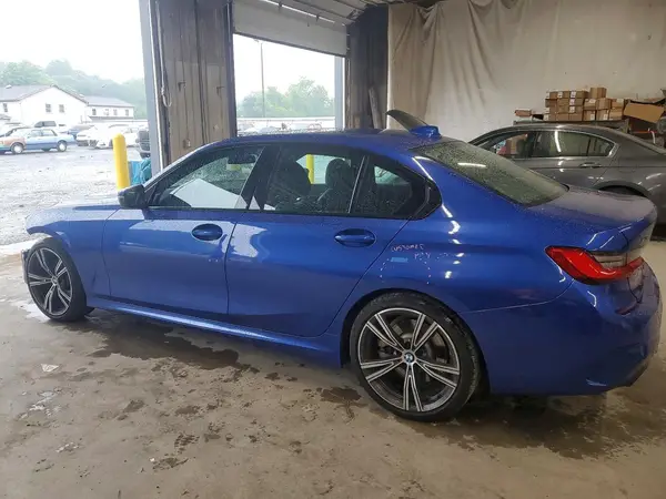 3MW5R7J06L8B19200 2020 BMW 3ER - Image 2
