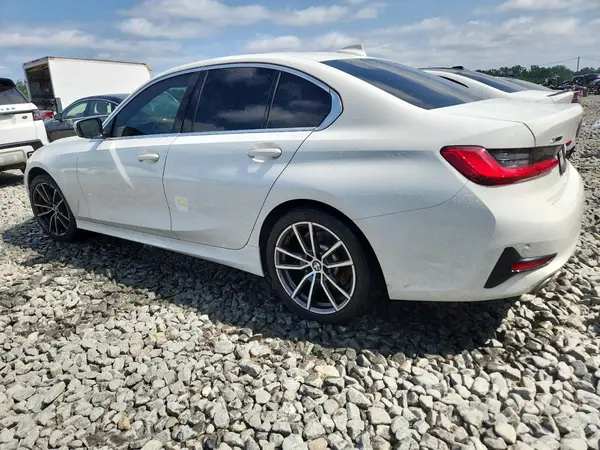 3MW5R7J06M8C09822 2021 BMW 3ER - Image 2