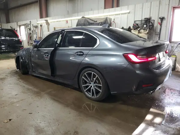 3MW5R7J07L8B41075 2020 BMW 3ER - Image 2