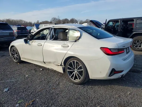 3MW5R7J09L8B13469 2020 BMW 3ER - Image 2