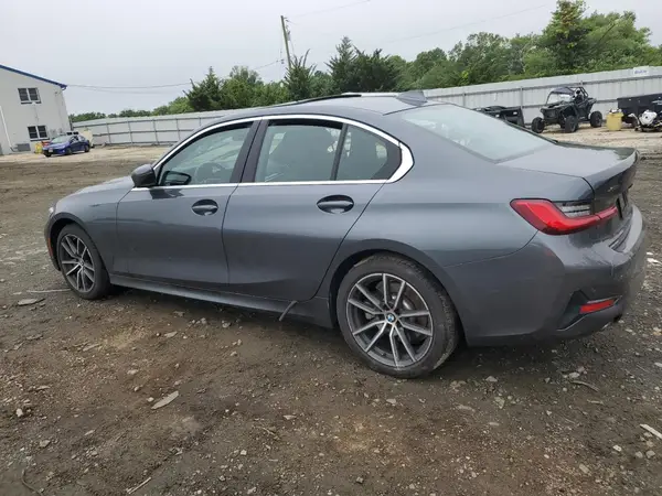 3MW5R7J09L8B13892 2020 BMW 3ER - Image 2