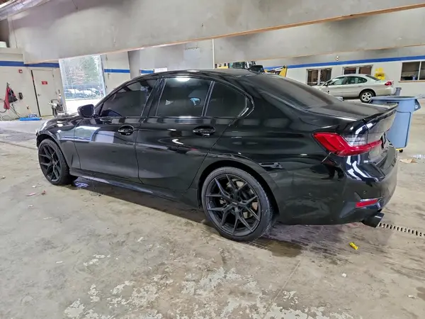 3MW5R7J09L8B21121 2020 BMW 3ER - Image 2
