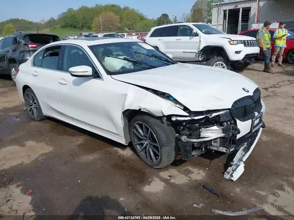 3MW5R7J51K8A05356 2019 BMW 3ER - Image 1