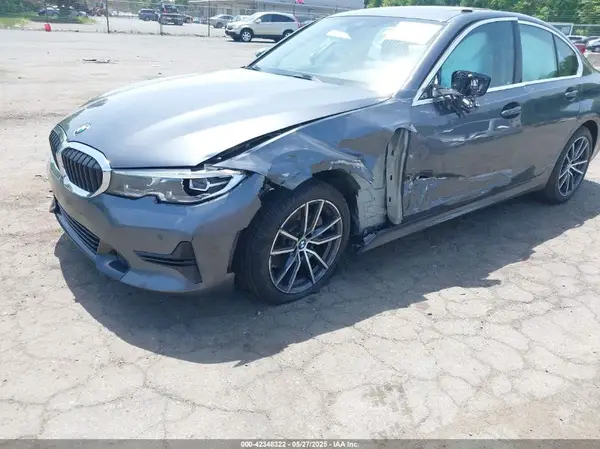3MW5R7J54K8B01563 2019 BMW 3ER - Image 2