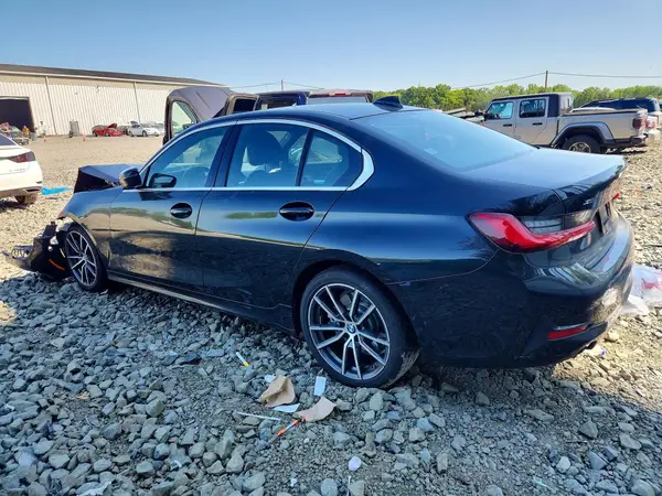 3MW5R7J55K8A05425 2019 BMW 3ER - Image 2