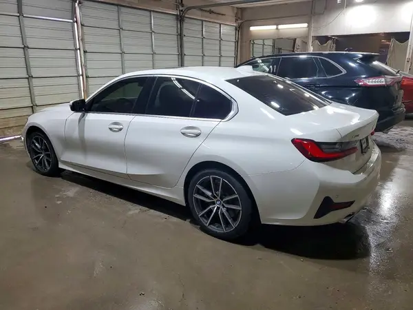3MW5R7J55K8B00731 2019 BMW 3ER - Image 2