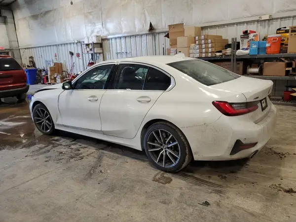 3MW5R7J57K8B00679 2019 BMW 3ER - Image 2