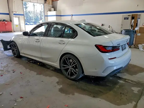 3MW5U9J06M8B70756 2021 BMW 3ER - Image 2