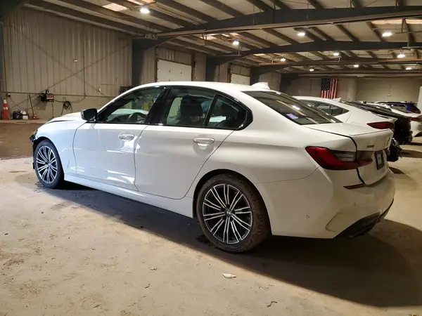 3MW5U9J0XN8C57061 2022 BMW M3 - Image 2