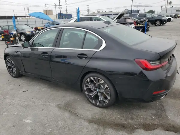3MW69CW02S8F11823 2025 BMW 3ER - Image 2