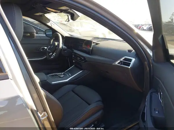 2025 BMW 3 Series IAAI lot 43587285 auction photo 5