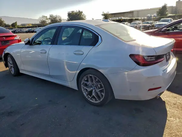 3MW69CW04S8F30339 2025 BMW 3ER - Image 2