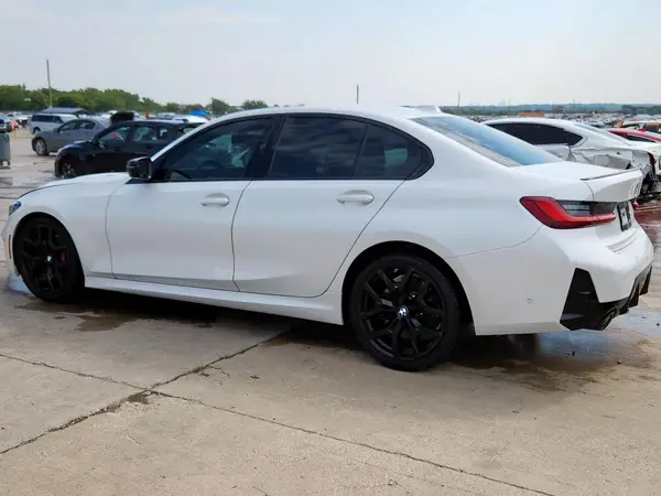 3MW69CW04S8F44029 2025 BMW 3ER - Image 2