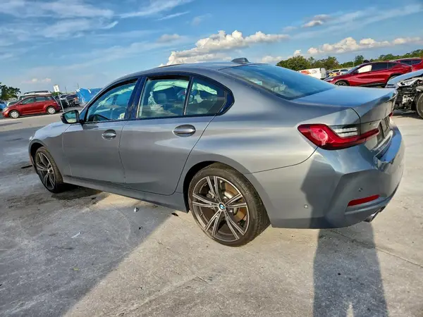 3MW69FF01P8D55363 2023 BMW 3ER - Image 2