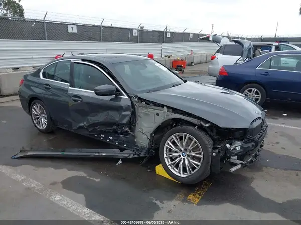 3MW69FF02R8E21650 2024 BMW 3ER - Image 1