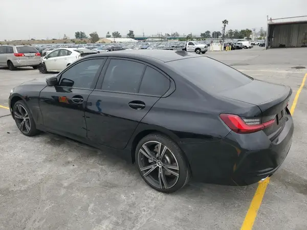 3MW69FF05P8D51932 2023 BMW 3ER - Image 2
