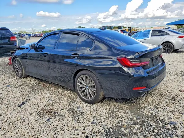 3MW69FF05P8D67340 2023 BMW 3ER - Image 2