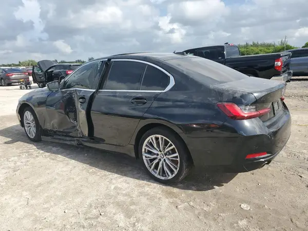 3MW69FF06R8D83825 2024 BMW 3ER - Image 2