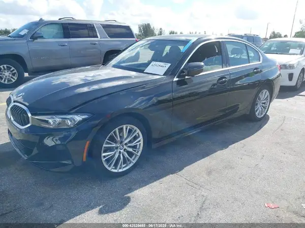 3MW69FF06R8E38922 2024 BMW 3ER - Image 2