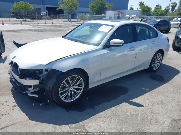 3MW69FF07P8D18303 2023 BMW 3ER - Image 2