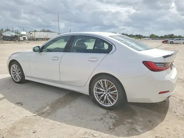 3MW69FF08R8E27677 2024 BMW 3ER - Image 2