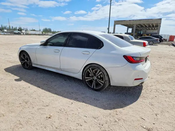 3MW69FF09P8D60780 2023 BMW 3ER - Image 2
