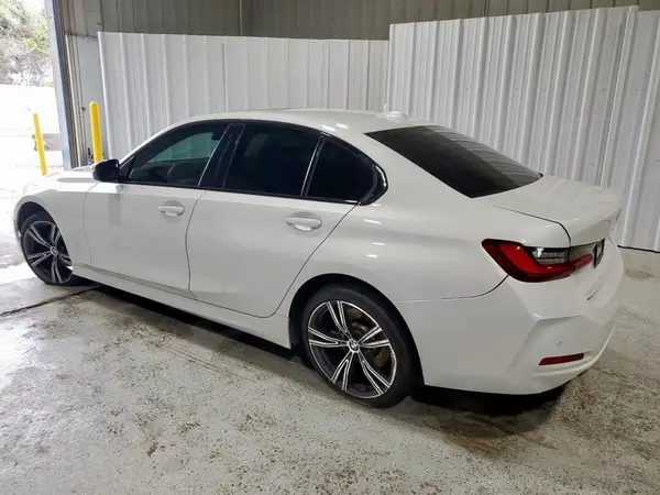 3MW69FF09P8D66482 2023 BMW 3ER - Image 2