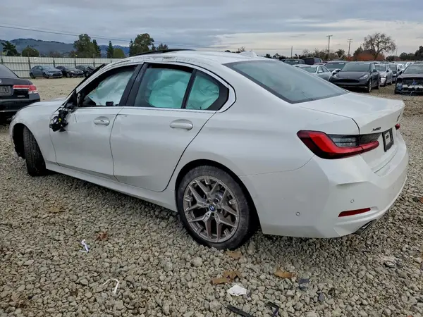 3MW89CW04S8F39017 2025 BMW 3ER - Image 2