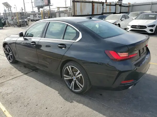 3MW89FF02R8E82098 2024 BMW 3ER - Image 2