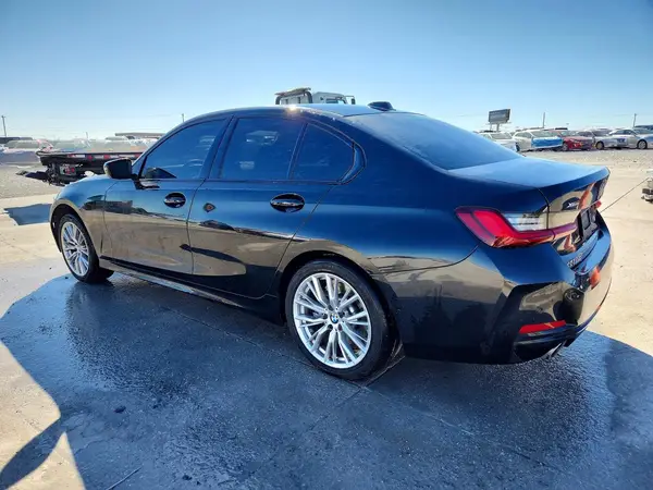 3MW89FF03P8D53834 2023 BMW 3ER - Image 2