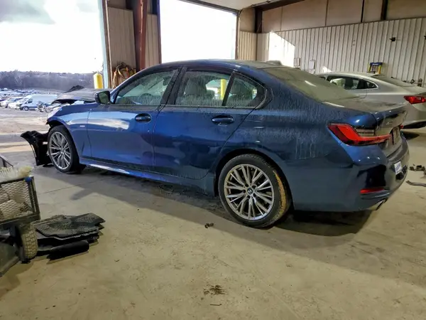 3MW89FF04P8D43376 2023 BMW 3ER - Image 2