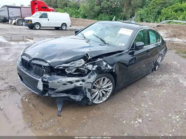3MW89FF04R8E72821 2024 BMW 3ER - Image 2