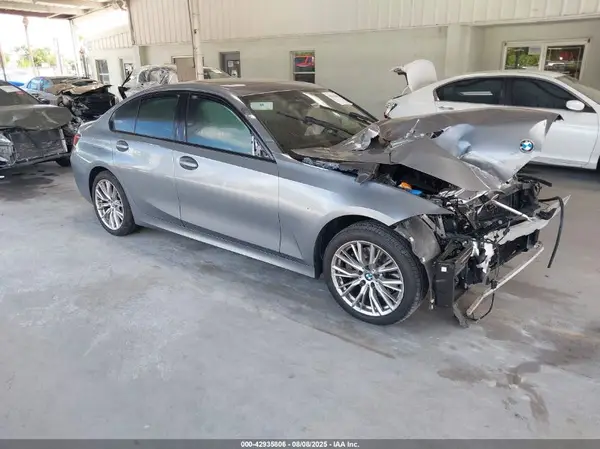 3MW89FF05P8D12752 2023 BMW 3ER - Image 1