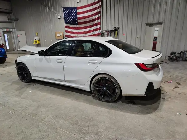 3MW89FF05P8D68108 2023 BMW 3ER - Image 2