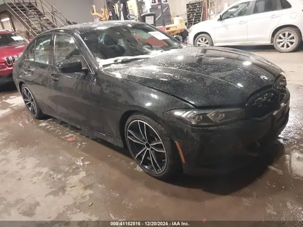 3MW89FF08P8D12308 2023 BMW 3ER - Image 1