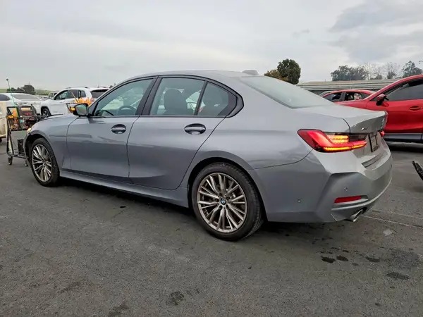 3MW89FF08P8D66143 2023 BMW 3ER - Image 2