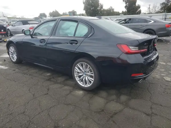 3MW89FF0XP8D57640 2023 BMW 3ER - Image 2