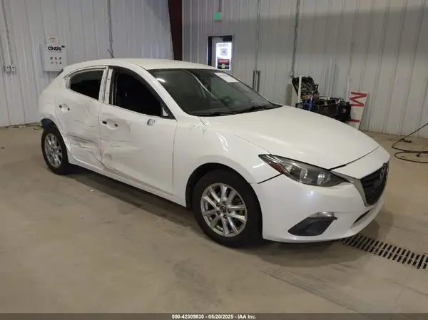 3MZBM1K73GM239785 2016 MAZDA 3 - Image 1