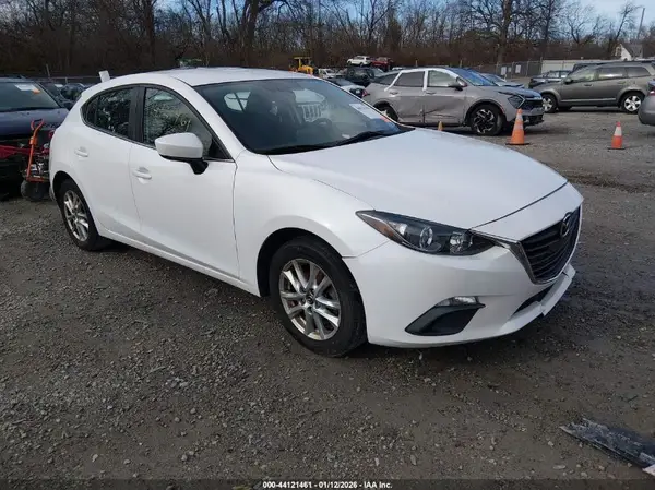 3MZBM1K77GM269923 2016 MAZDA 3 - Image 1